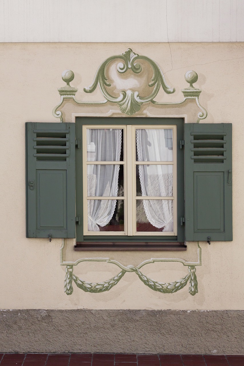 Dekoracja okna – firany czy rolety?