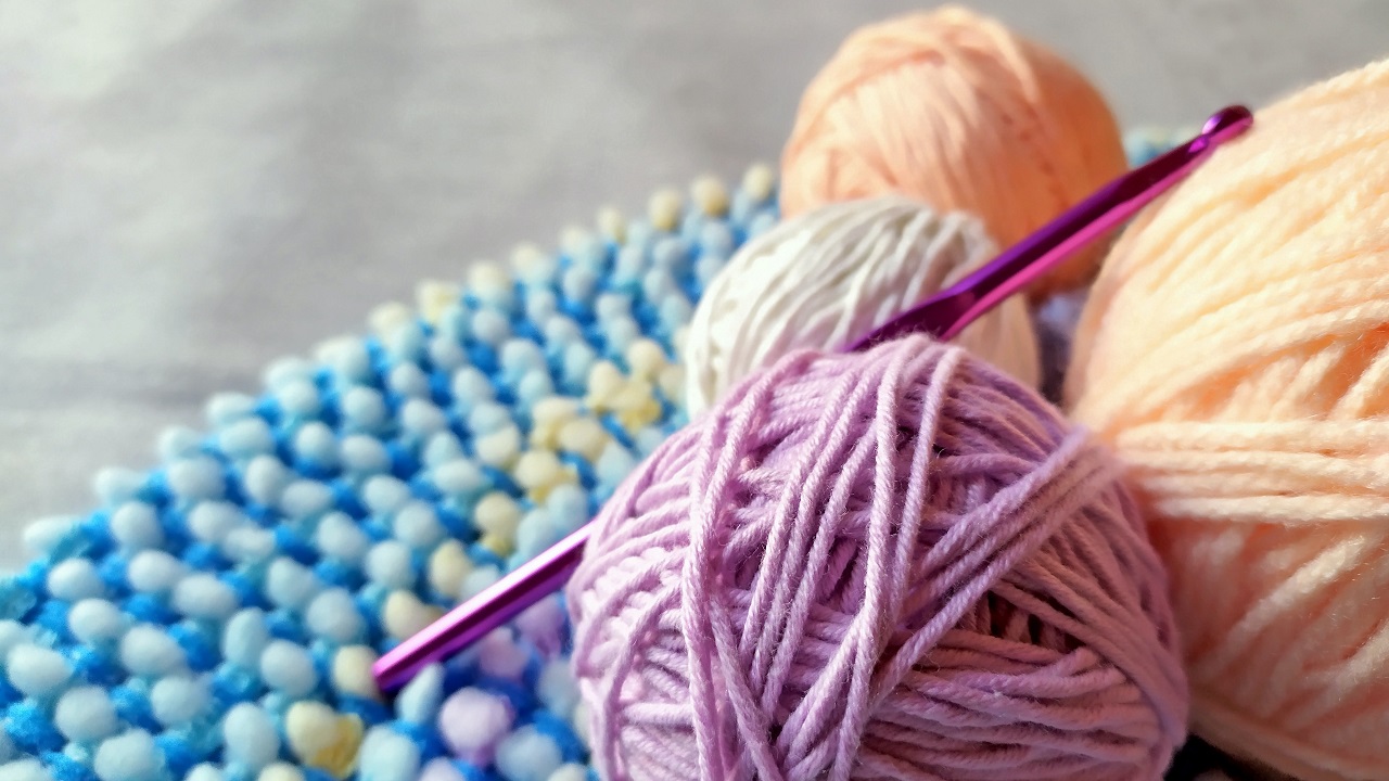 Jak zacząć naukę robienia na drutach?