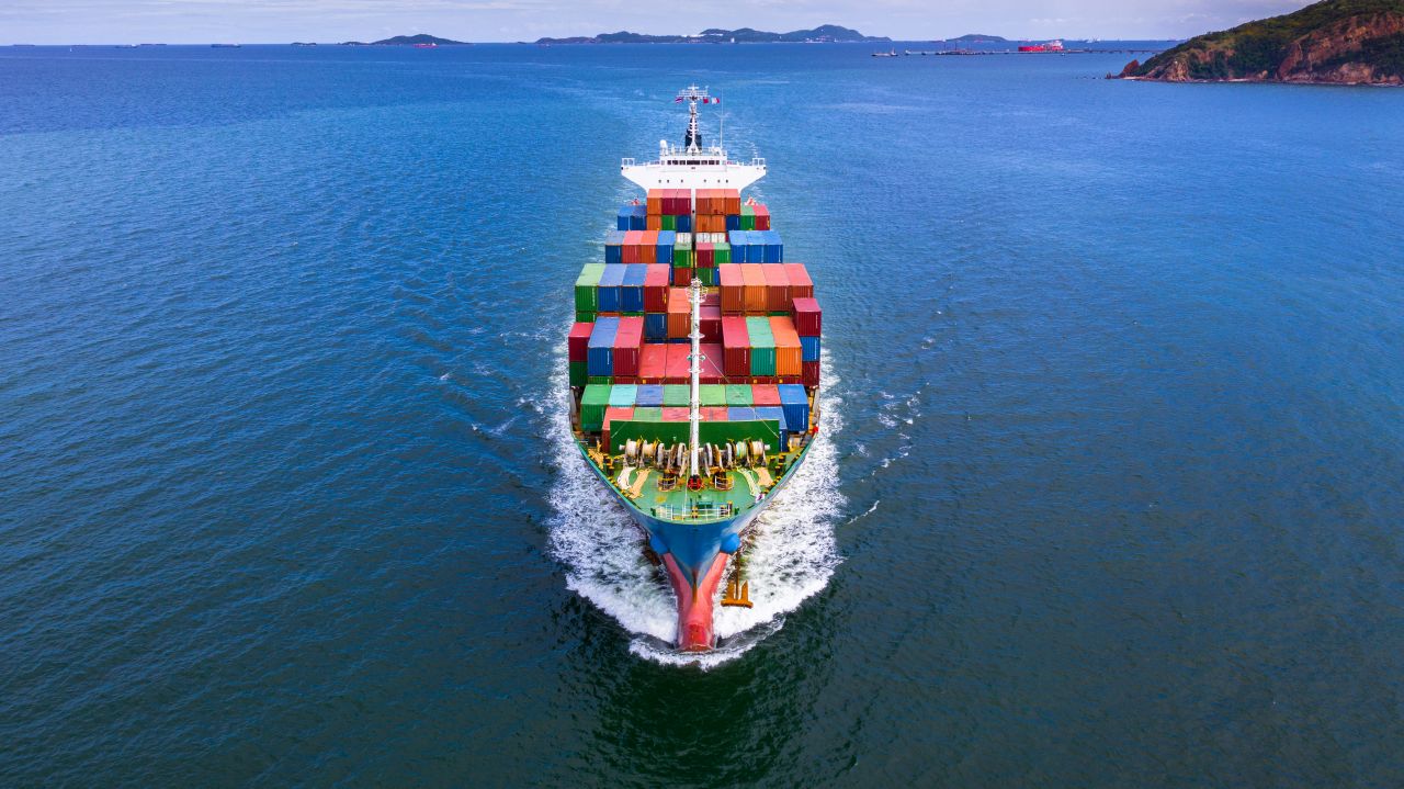 Jakie towary można przetransportować drogą morską?
