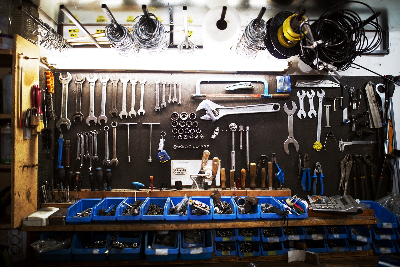 Jakie narzędzia będą nam potrzebne do majsterkowania w garażu?